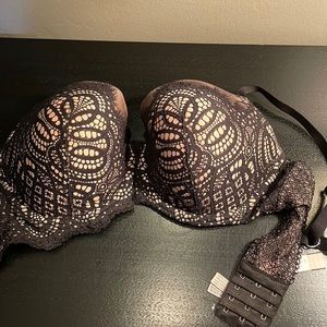 NWT Victoria’s Secret Bra 34DDD